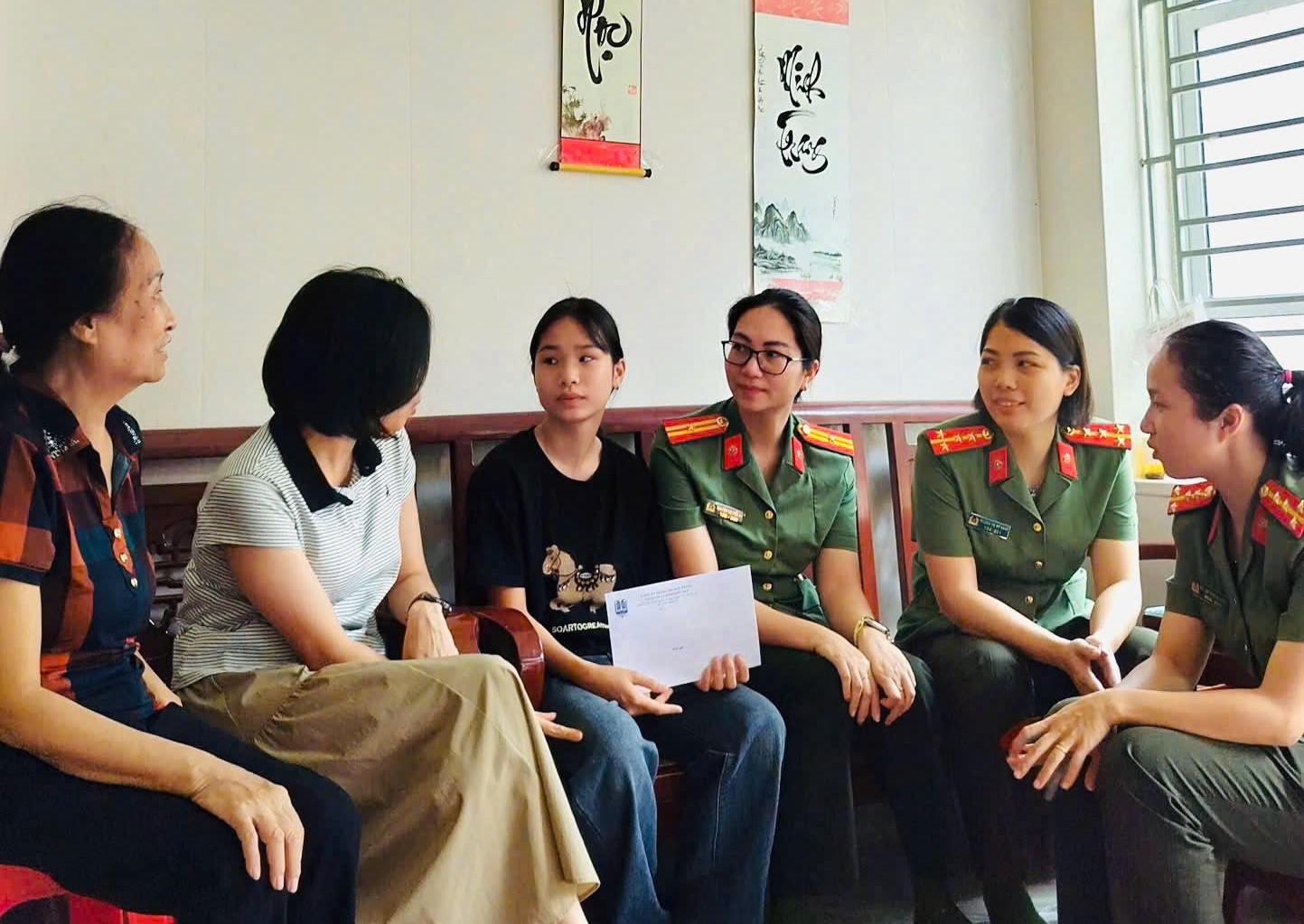 Hội Phụ nữ An ninh điều tra: Gieo yêu thương từ chương trình “Mẹ đỡ đầu”